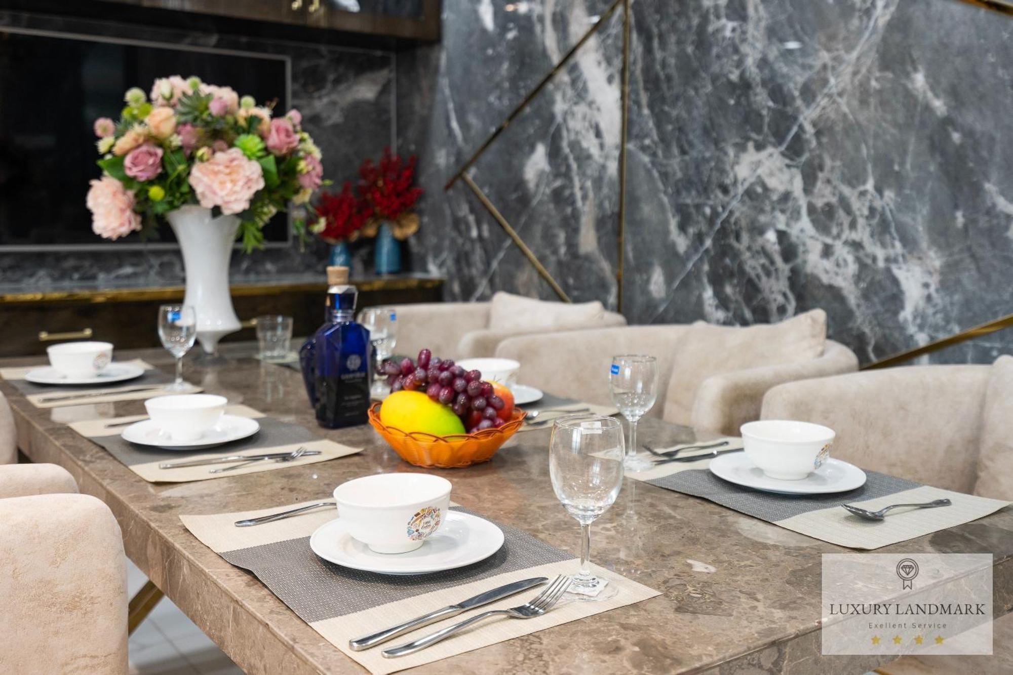 Aparthotel The Signature Landmark 81 - Vinhomes Central Binh Thanh 4*