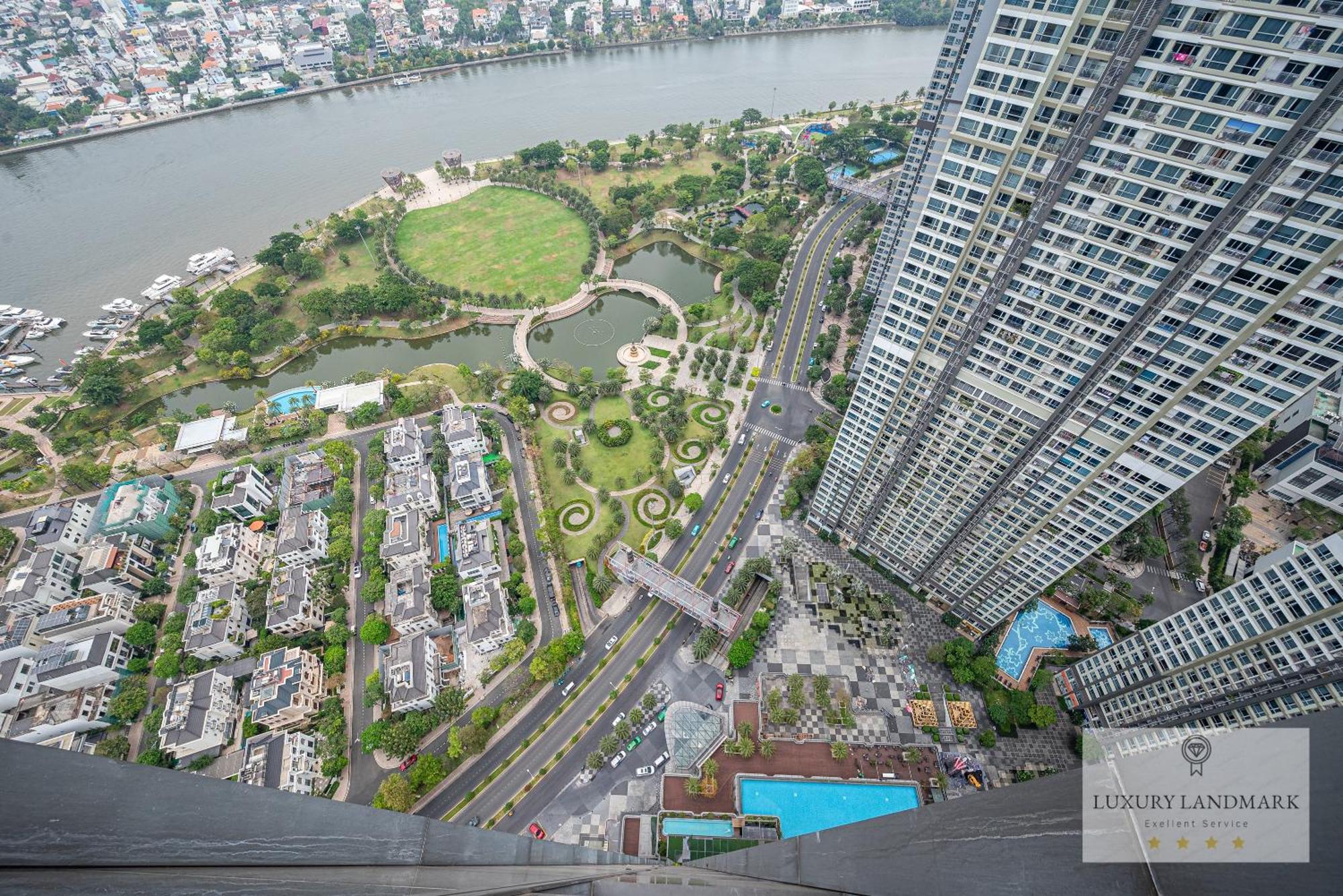 The Signature Landmark 81 - Vinhomes Central Binh Thanh Aparthotel